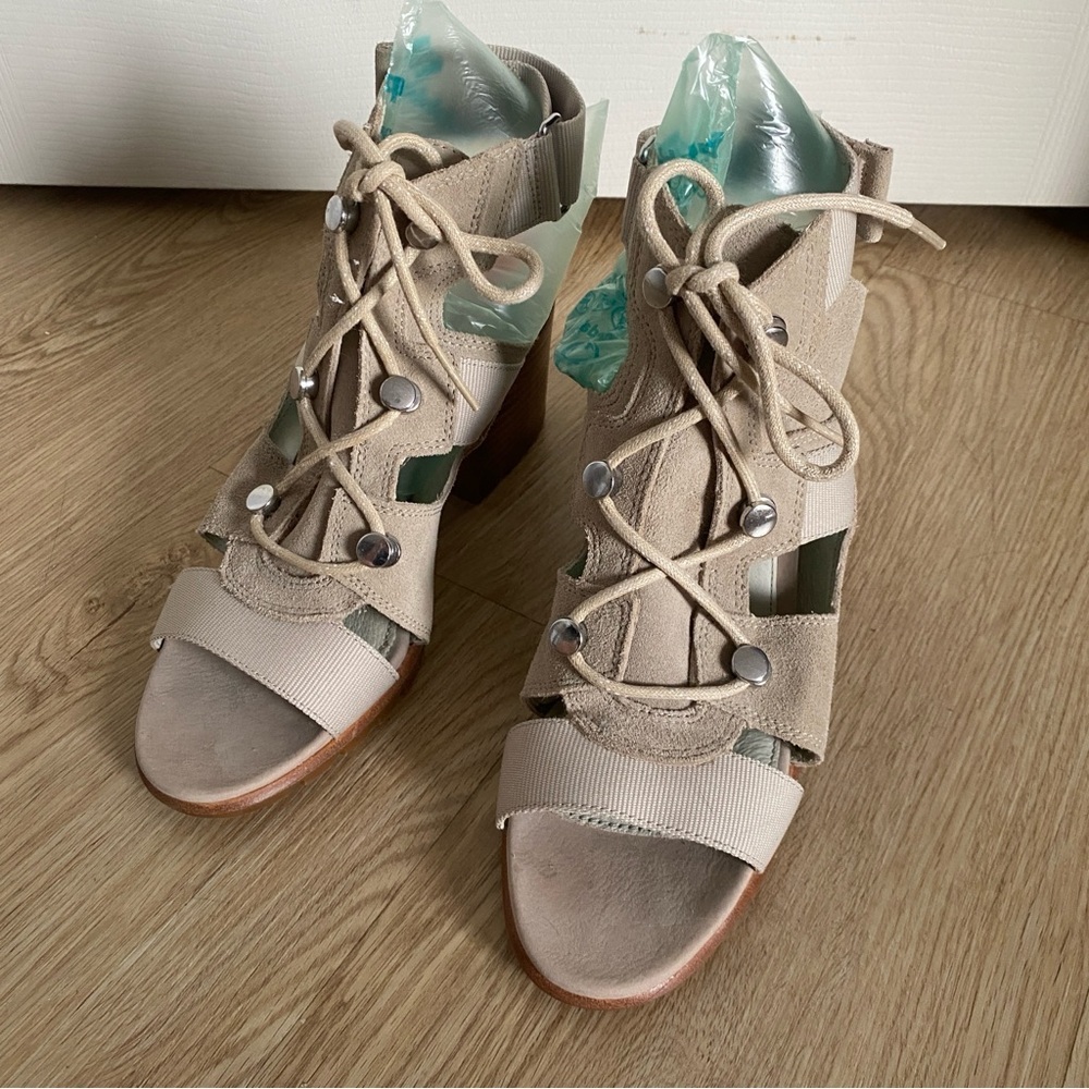 Sorel Lace-Up Heeled Sandals Taupe Sz 9.5 Chunky